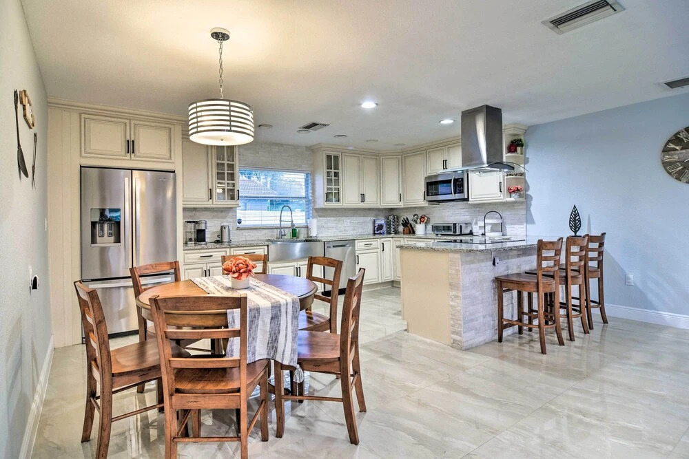 Updated Largo Getaway w/ Private Pool & Lanai!