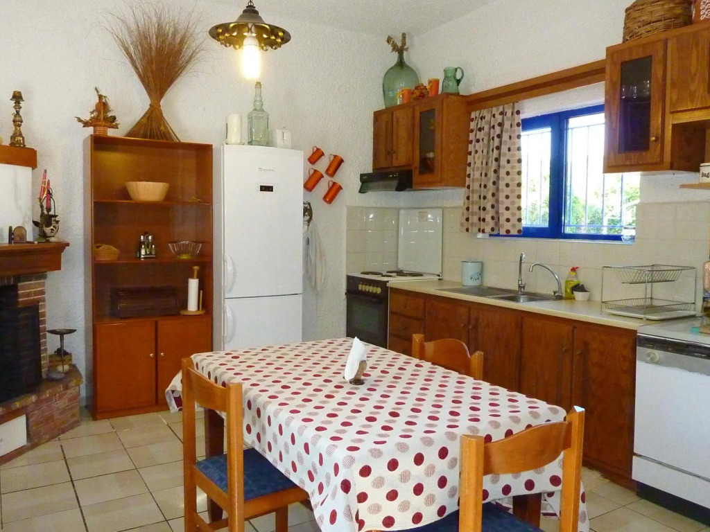 Maros Spitaki in Varipetro