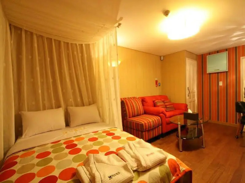 Artdeco Motel
