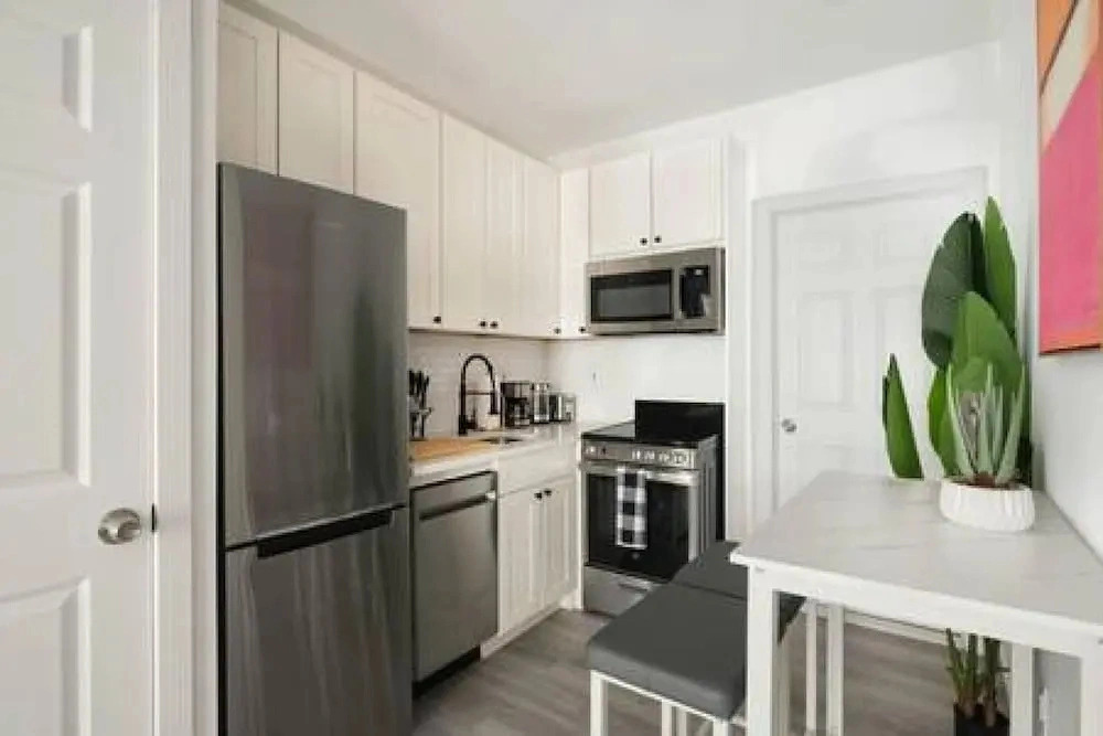 New Modern Studio UES W D
