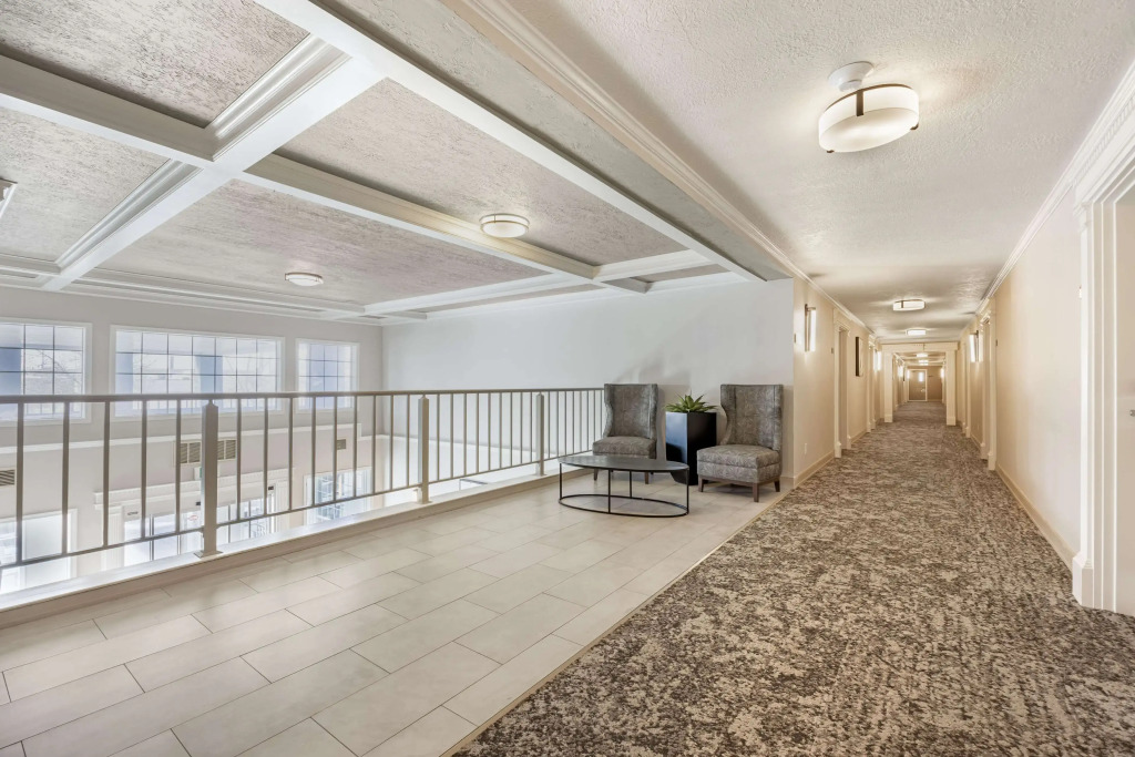 Best Western Plus Grand Manor Inn