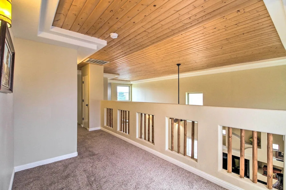 Albuquerque Vacation Home Rental with Hot Tub