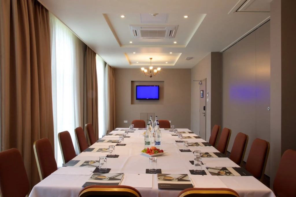 Humber Royal Hotel