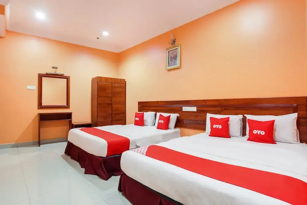 OYO 89470 My Town Hotel