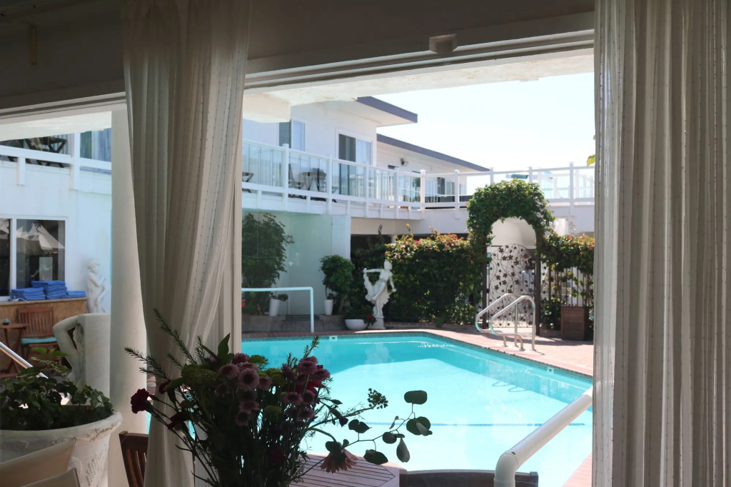 Capri Laguna on the Beach - A Boutique Hotel