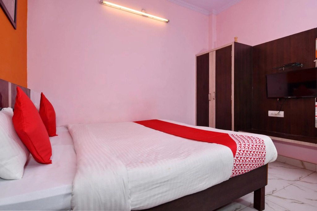 Super OYO 9928 Hotel Haveli Inn1