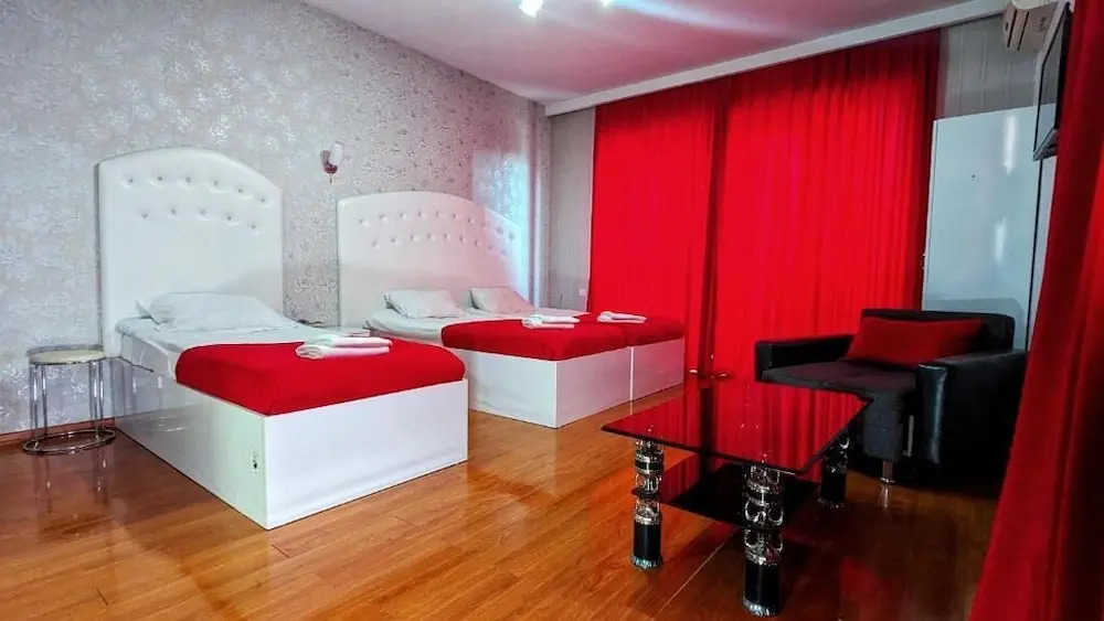 Отель House Of Deja Vu