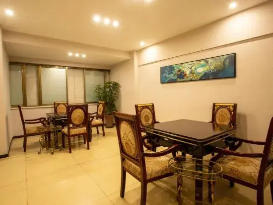 Jin E Hotel