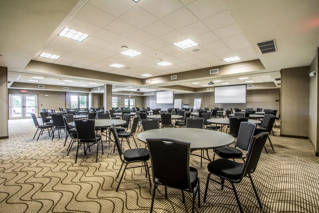 Comfort Suites Hotel and Conference Center