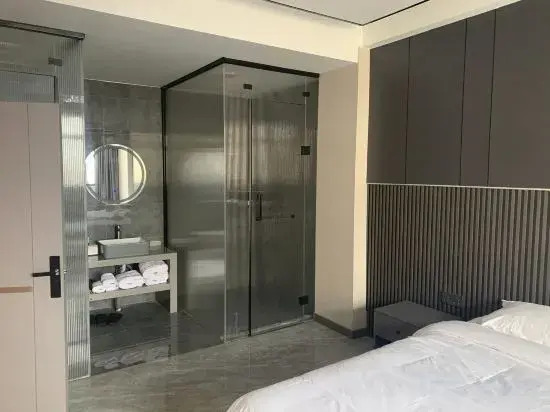 Zhoukou Longcao E-sports Hotel
