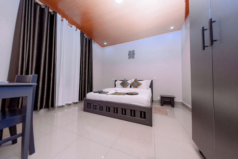 Shaste City Hotel