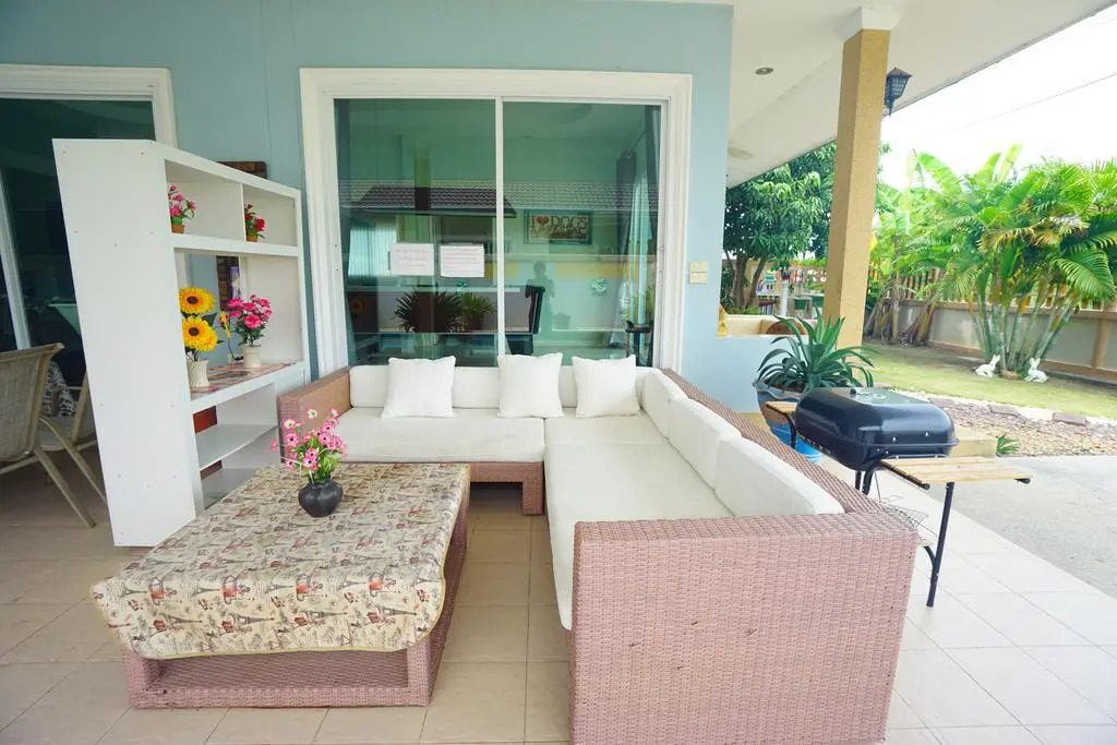 Blue Sky Pool Villa