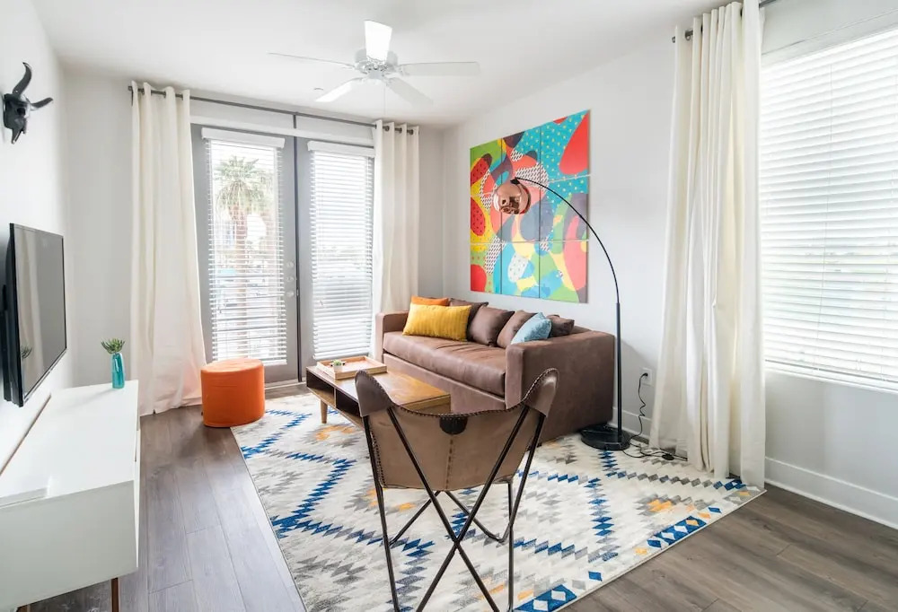 1br Luxury Apartment | Heated Pool by Wanderjaunt
