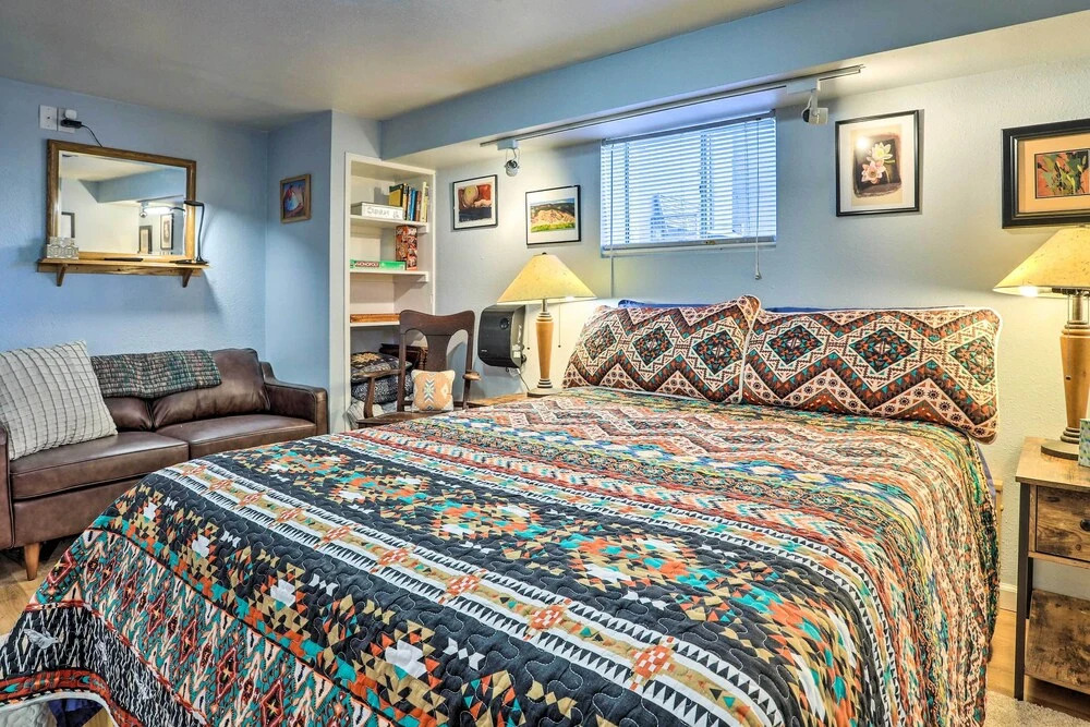 3 Mi to Dtwn: Convenient Denver Apt