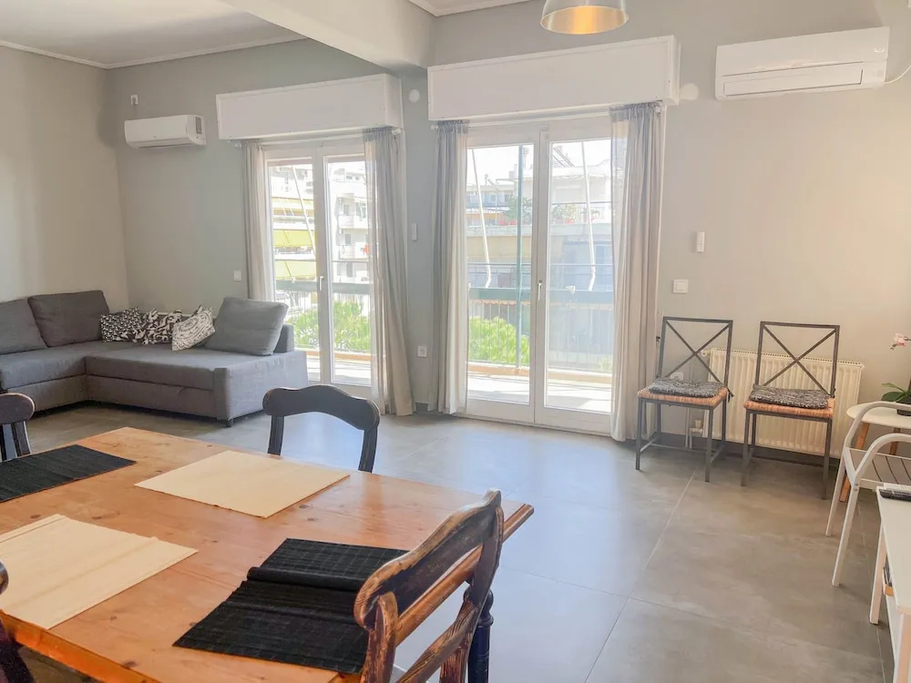 Alimos Sea View Family Apartment