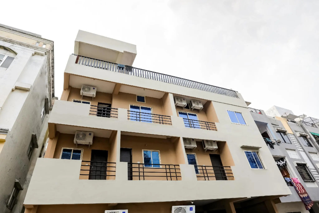 OYO 46385 Hotel Srs
