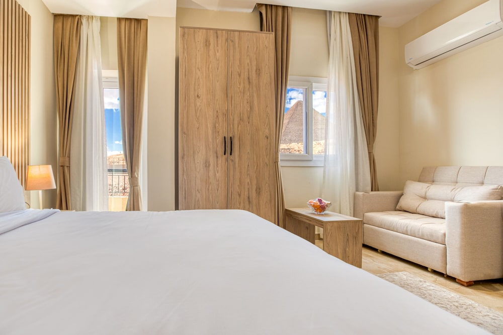 Laviana Pyramids Inn