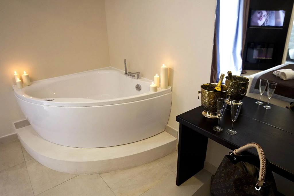 Roman Holidays Boutique