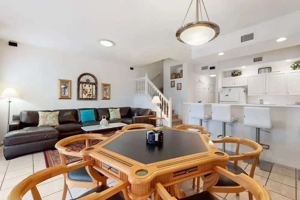 Spacious Townhome With Shared Pool Near Golf, Marinas, & Restaurants