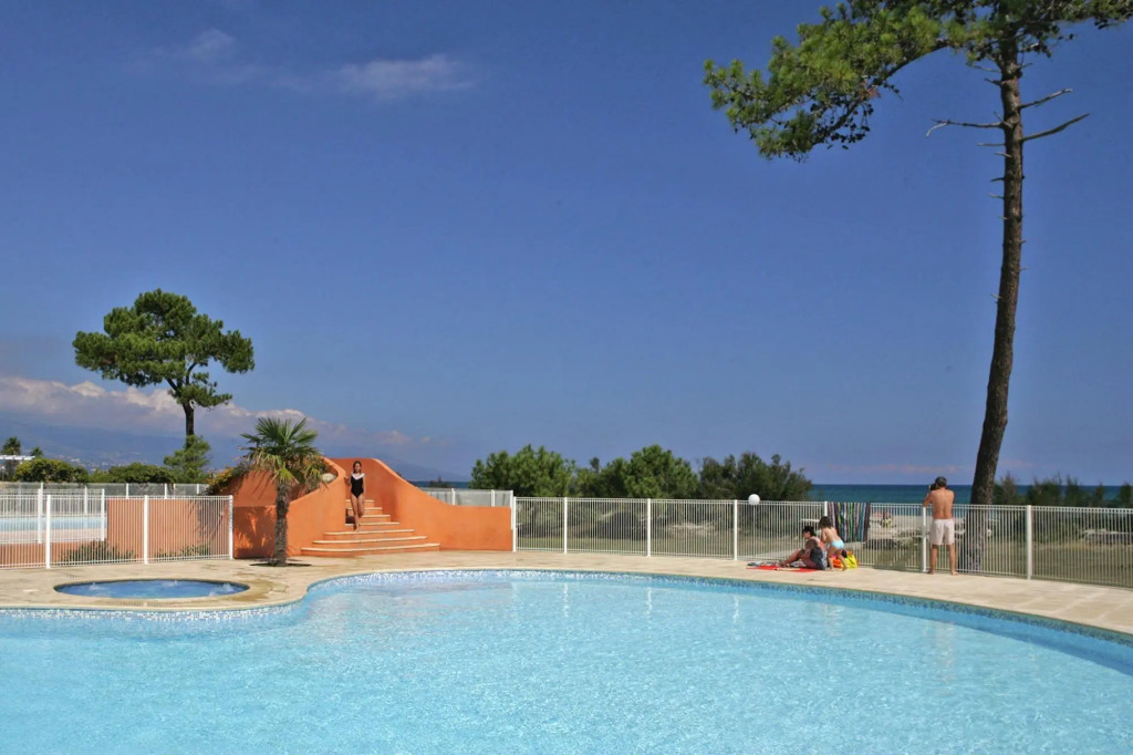 Res. Cala Bianca, Borgo-Plage, apartment near the sea