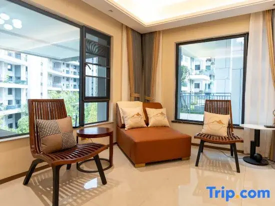 Shennong Huayu Hot Spring Homestay with Sky Garden.