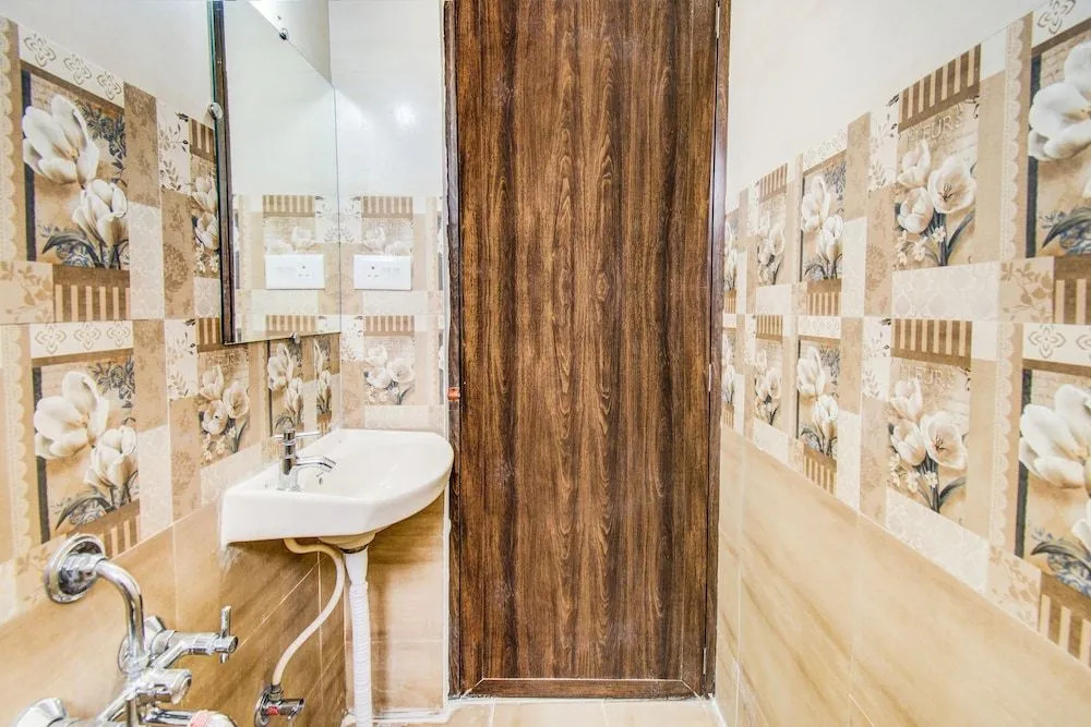 FabExpress The Grand Renato Suites
