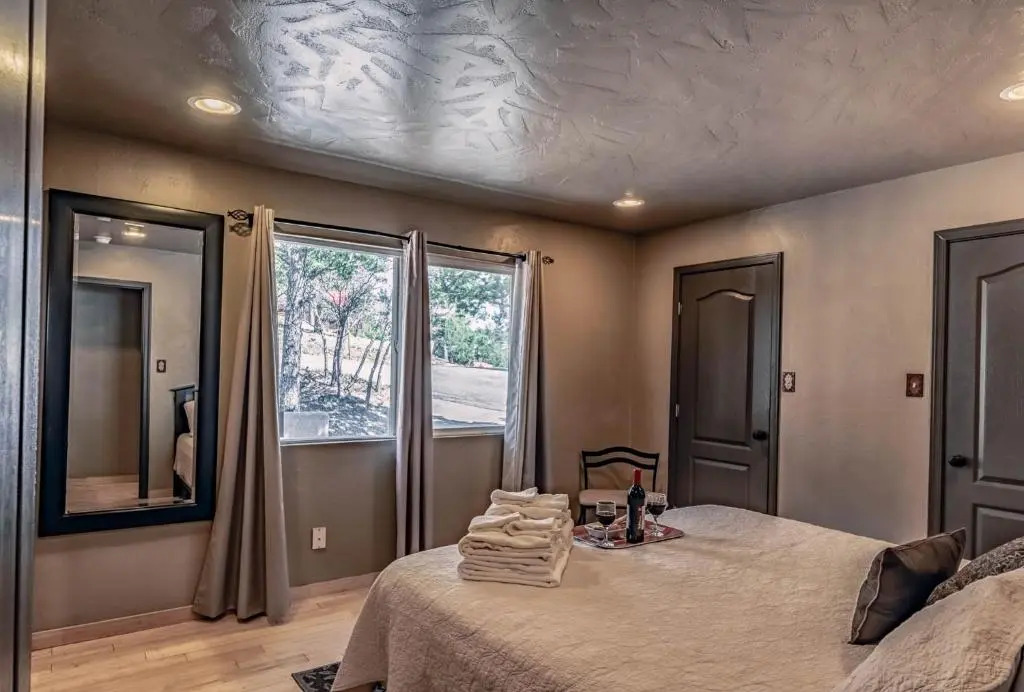 Clearview, 6 Bedrooms, Hot Tub, Pool Table, Views, Pet Friendly, Sleeps 14