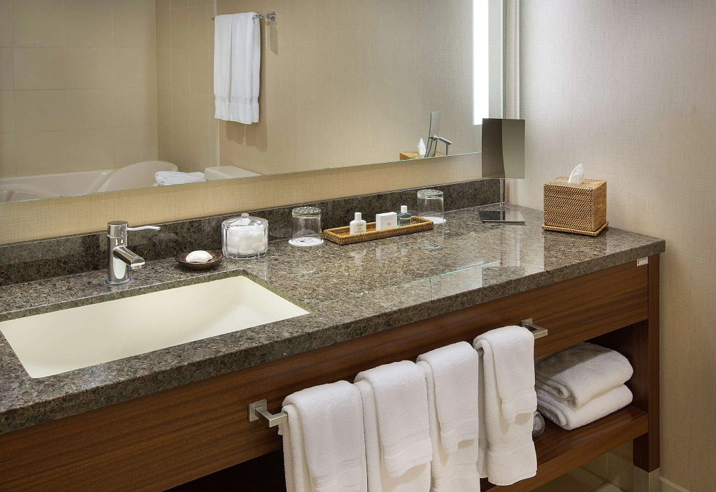 Maui Coast Hotel