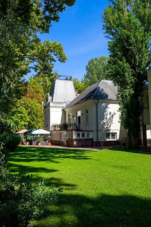 Főnix Hotel