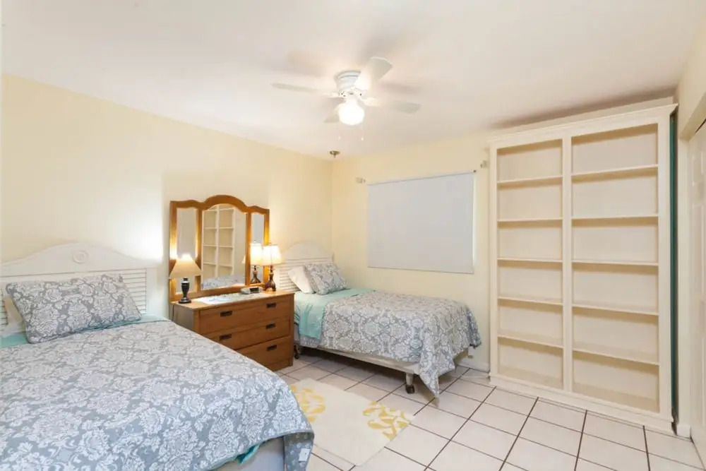 Bonita Beach 3719