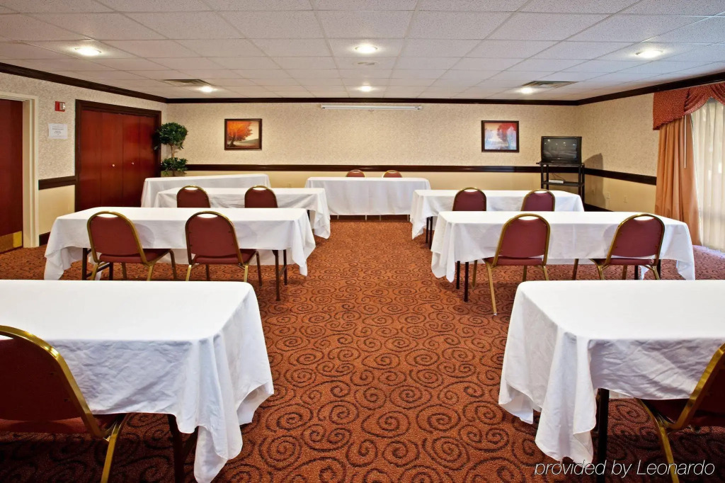 Holiday Inn Express & Suites Milford by IHG