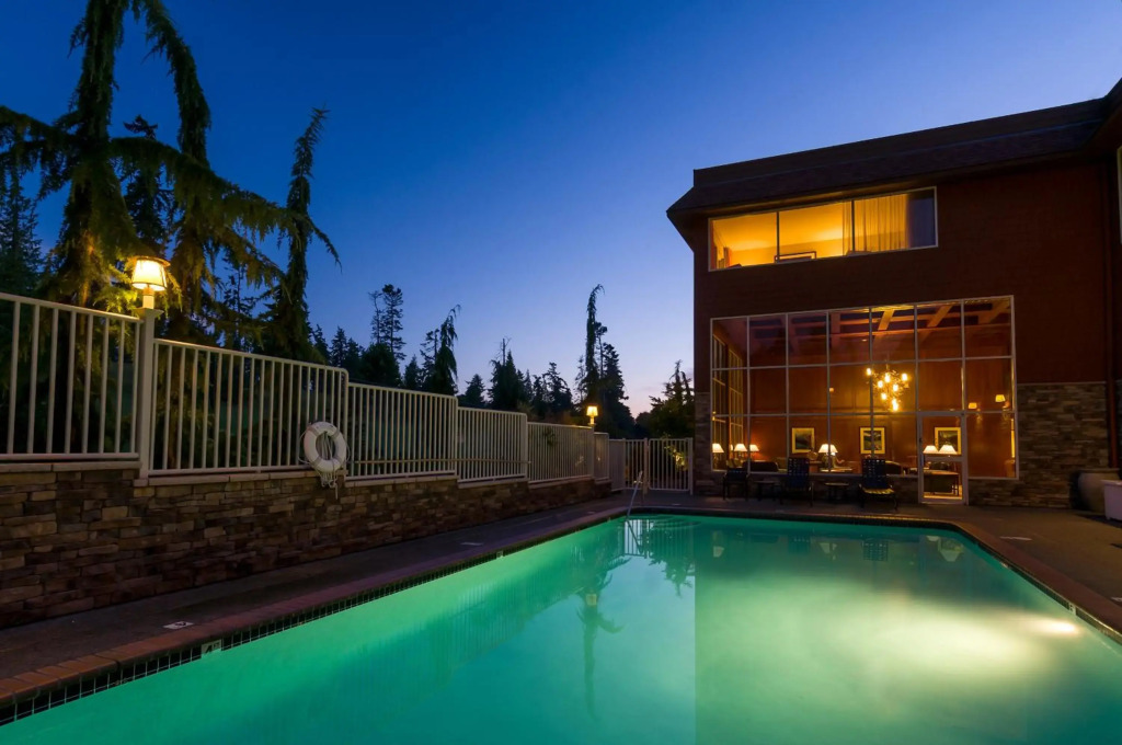 Olympic Lodge by Ayres
