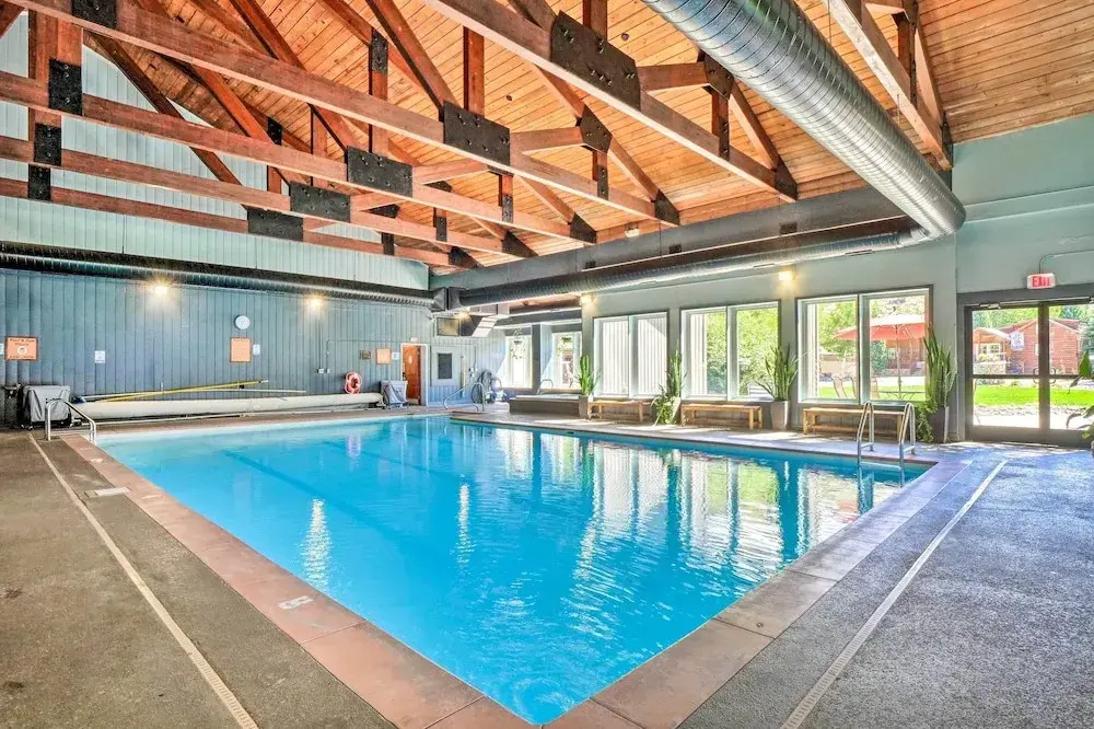 4 Mi to Ski Resort: Pet-friendly Breck Cabin