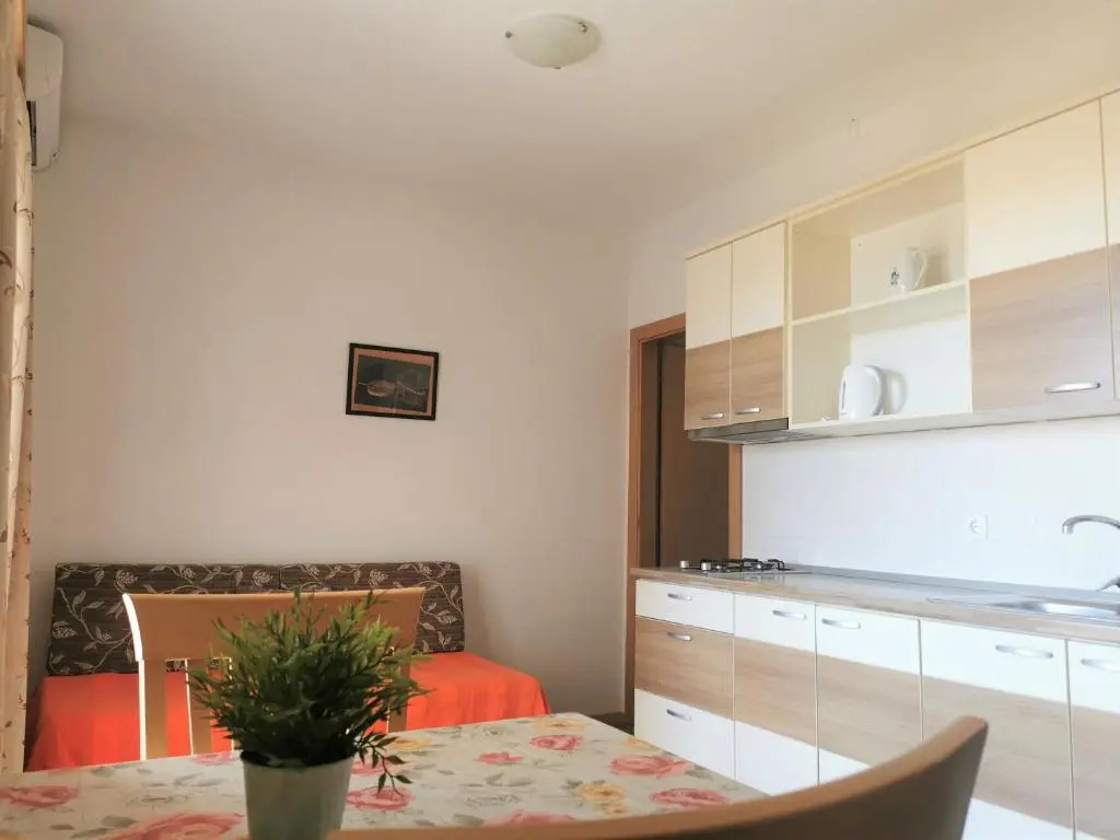 Lenka Apartments II
