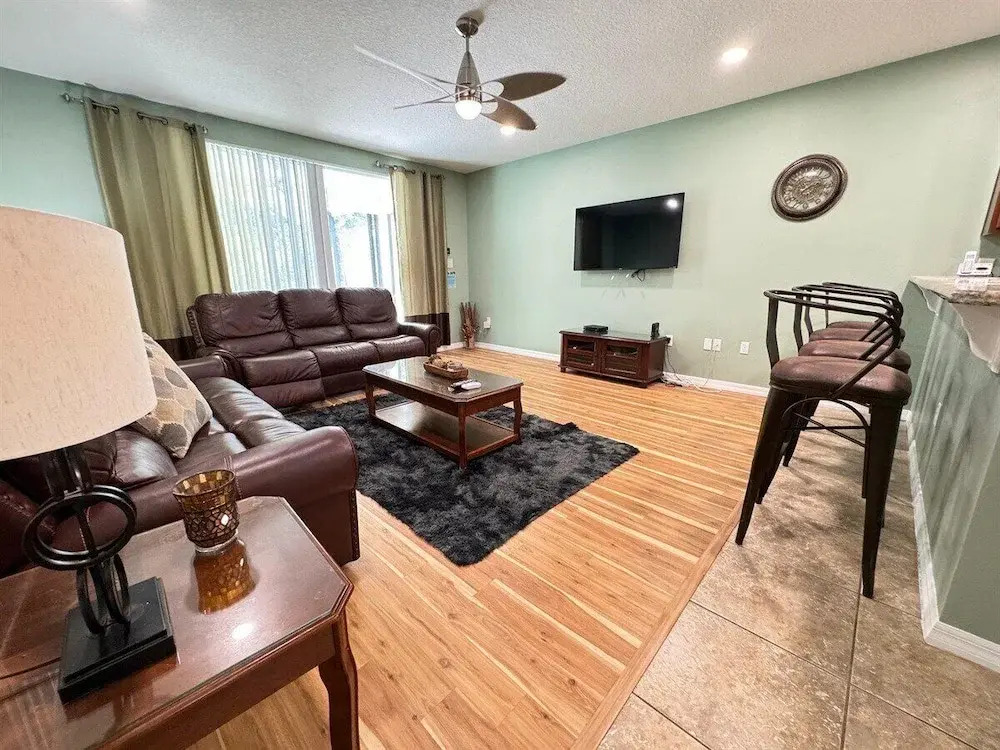 2820-5-rc-impeccable Corner lot Home