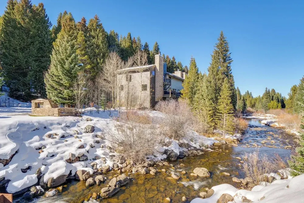 Walk to Ski Lift: Breckenridge Retreat w/ 2 Decks!