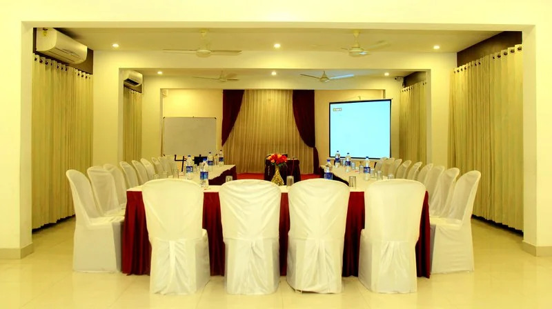 OYO 1019 Hotel Flora Inn
