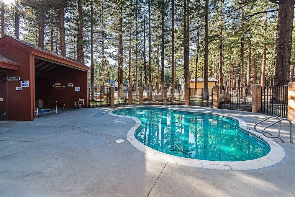 Winterset #18 - Shared Pool & Near Skiing!