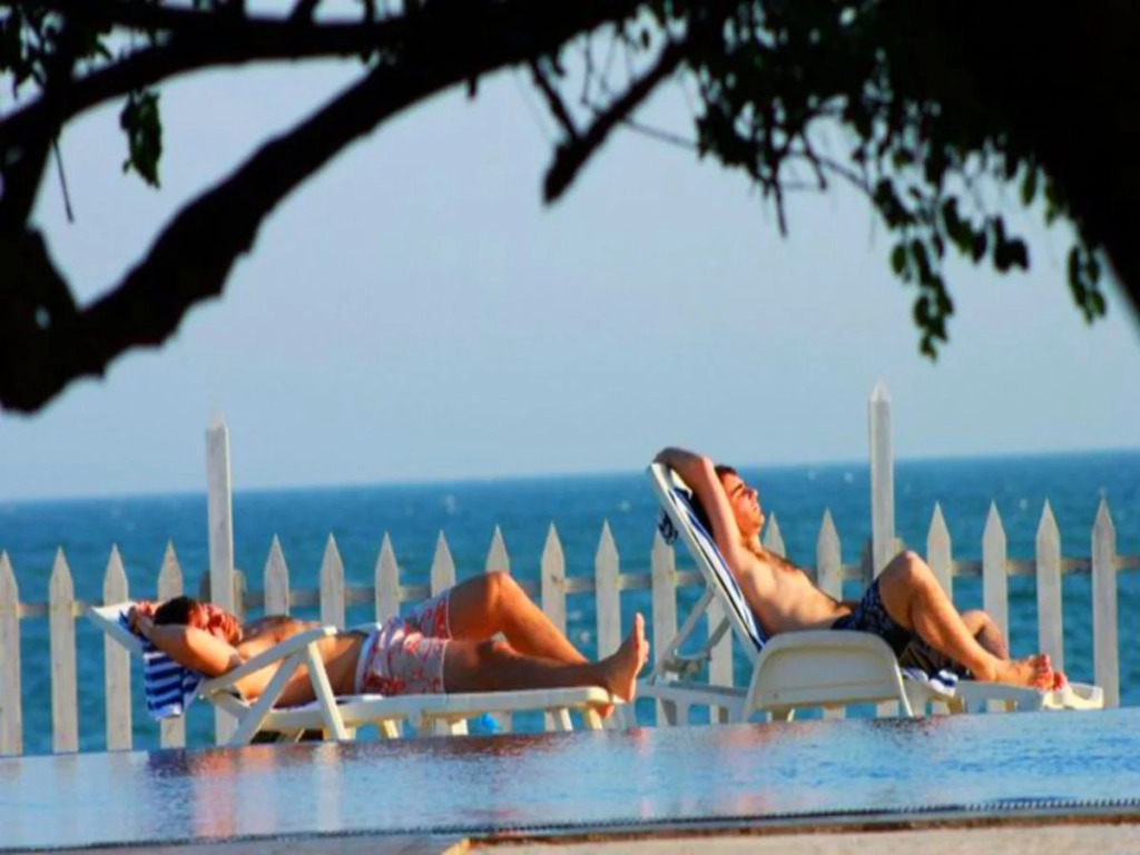 Peacock Beach Resort- Hambantota