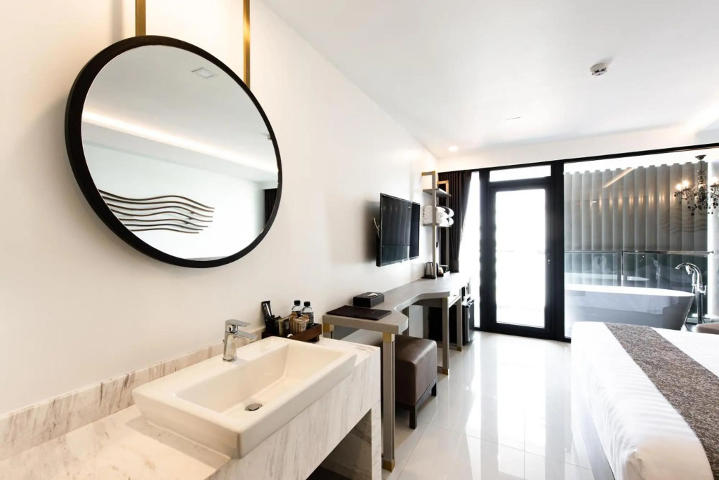 Отель Blackwoods Hotel Pattaya