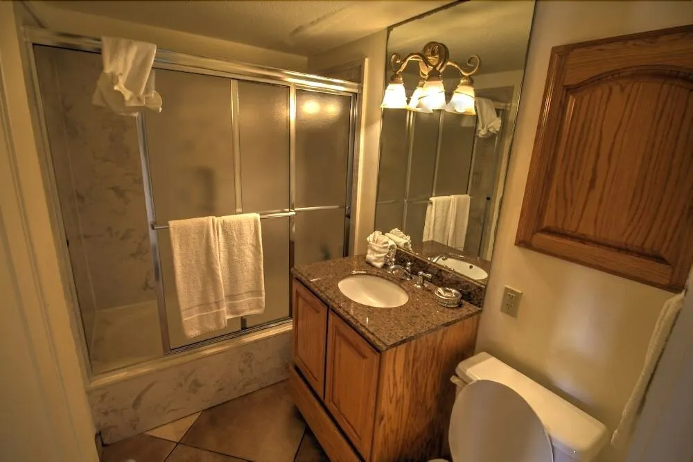 Landfall Towers 34 Minium 1 Bedroom Condo by RedAwning
