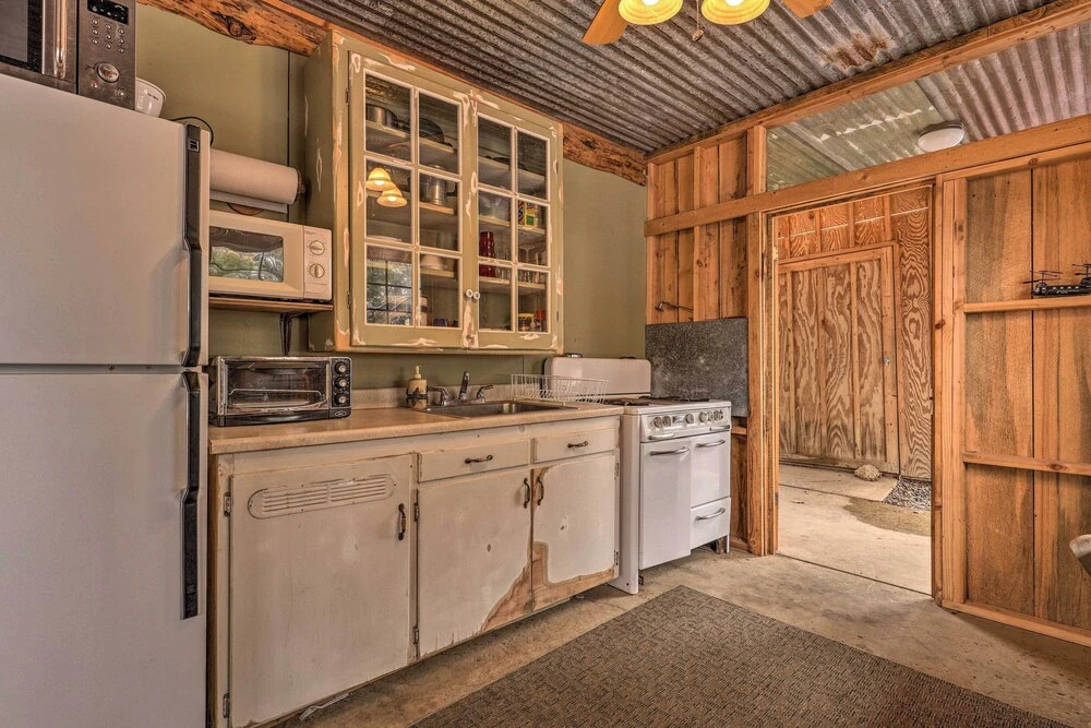 Creekside Cabin 8 Mi to Kings Canyon National Park