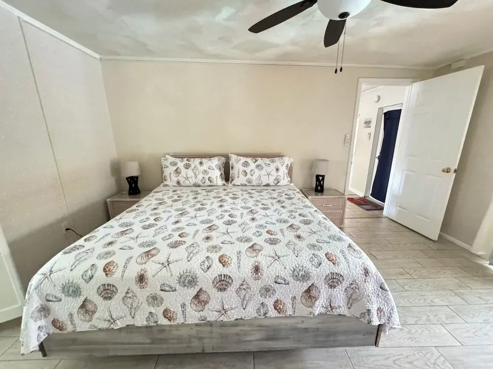 Tropical Villas Of Venice Beach