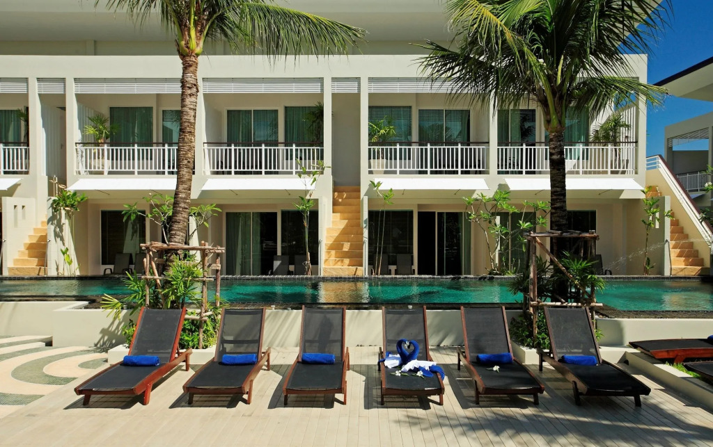 A2 Pool Resort, Phuket Town - scheduled shuttle to Phuket Old Town