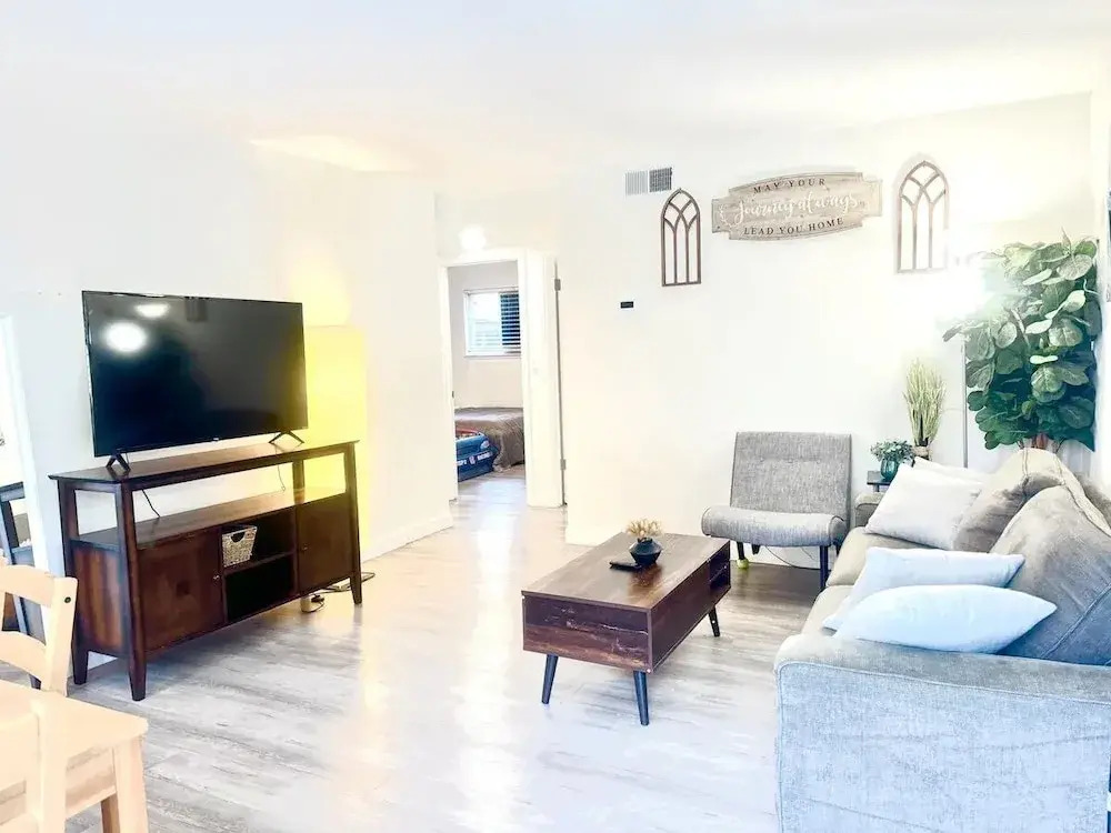 2BR APT with Brand new super quite AC, Washer, Dryer, Free EV Station, Free Parking in Cupertino