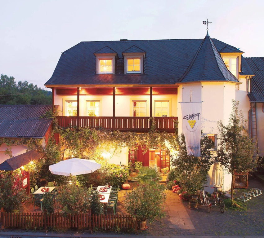 Johannishof Wein-Café & Gästehaus