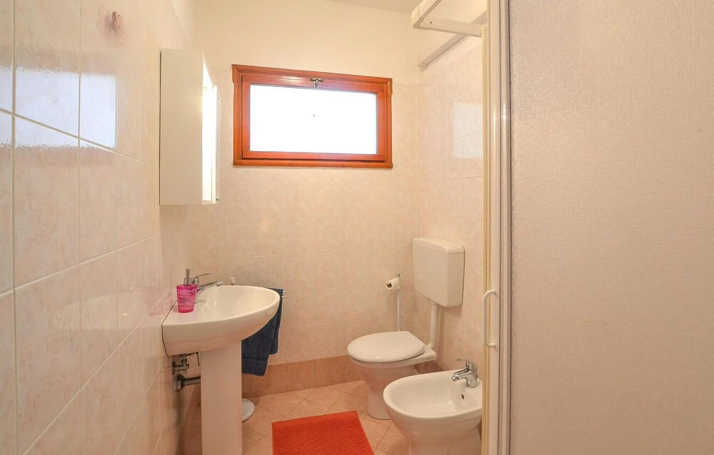 Nice Apartment in Rosolina Mare With 2 Bedrooms and Wifi
