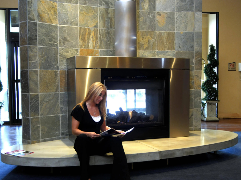 iHOTEL & Conference Centre Red Deer