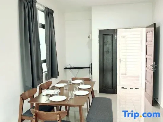 TuR16-10pax-4room1living-SPICE Stadium-1minFoodCourt-5minit Airport