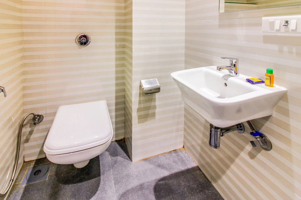 FabHotel RK International - Nr Mumbai International Airport